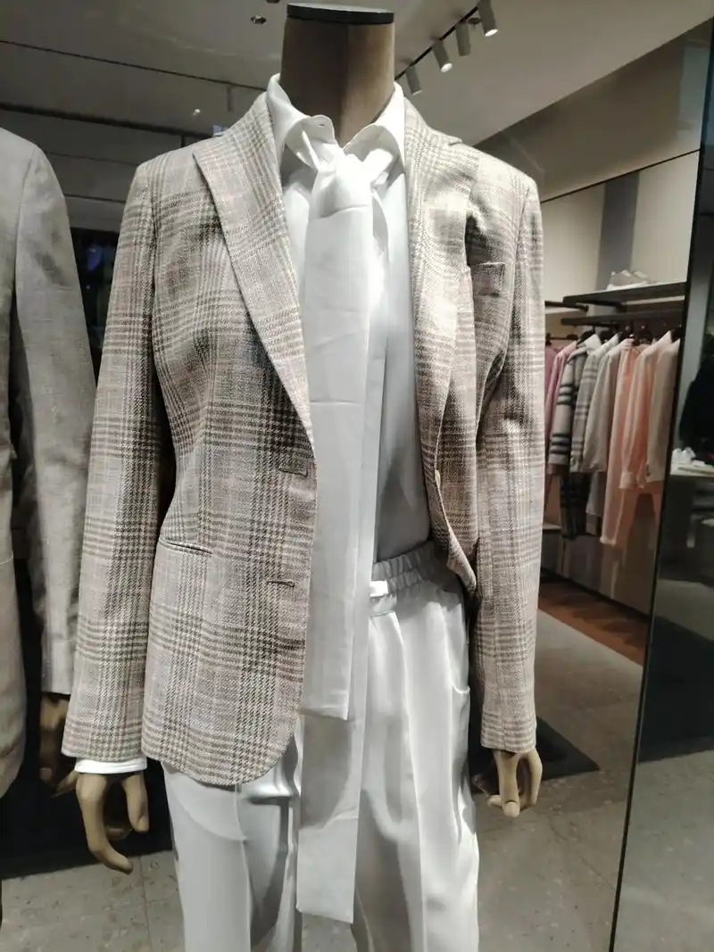 kiton女士西装的魅力✨ 💫今天要给