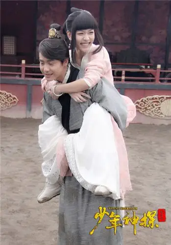 由黄宗泽,马天宇,孙骁骁联袂主演的古装案探悬疑推理剧《少年神探