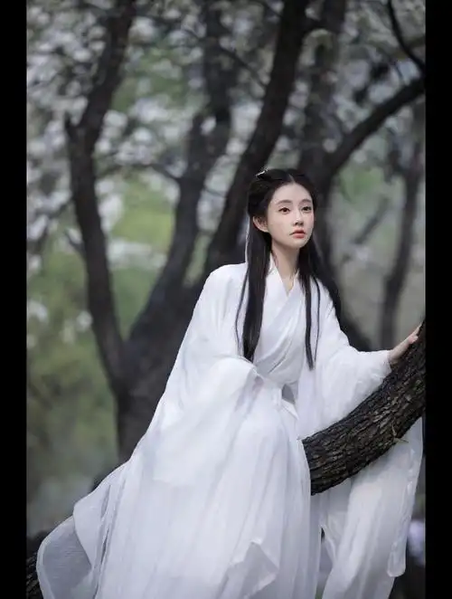 冯提莫(提莫姐)小龙女古装装扮半踩点剪辑(背景音乐是:《红尘事》