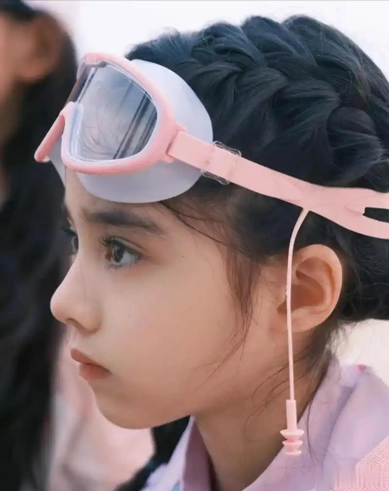 七岁的孩子忧越的侧脸  第一,宝宝是有颜值牛逼症好吧.