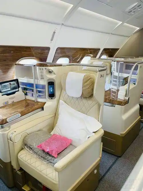 阿联酋航空旗舰航线 a380 商务舱体验_迪拜_头等舱_休息室