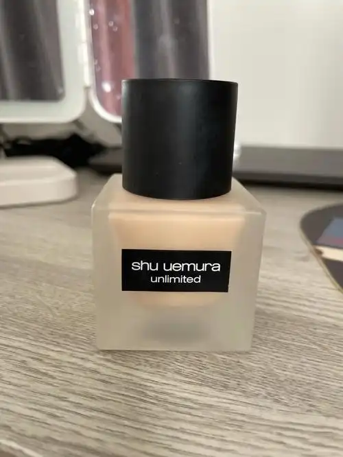 植村秀小方瓶粉底色号584混干皮