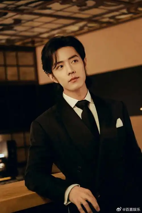 肖战黑白双子西装大片##肖战v领内搭西装