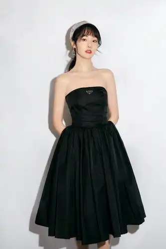 看郑爽怎样玩转发卡或圆或扁或宽或细不同款式搭出百变风格