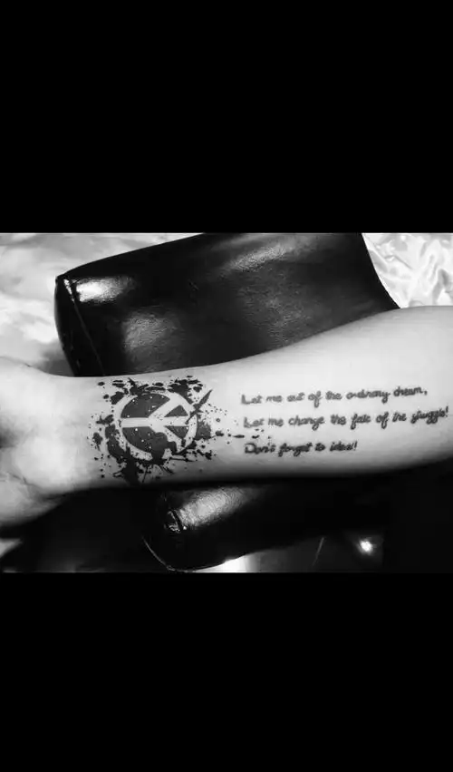 反战标志纹身图片