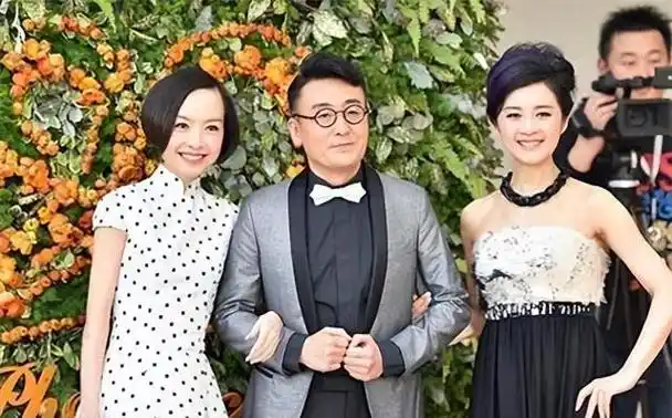 但实际上,他们只是一起躺在床上看电视,鲁豫和许戈辉其实是窦文涛多年