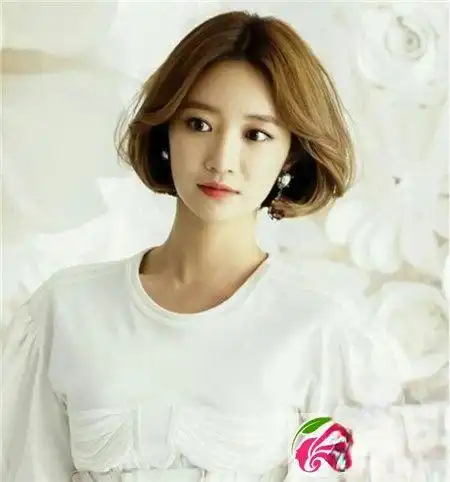 这款发型今年最流行 文艺淑女发型图片