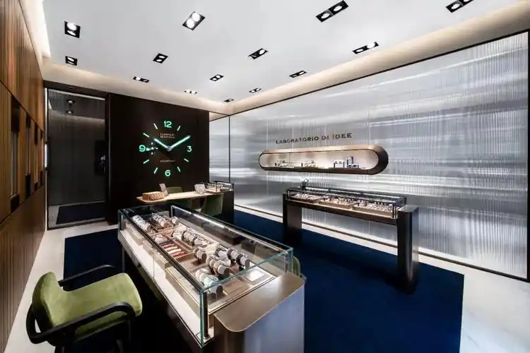 沛纳海携手品牌大使孙杨揭幕深圳万象城专卖店