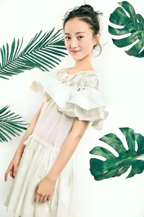 巧笑倩兮 美目盼兮 青春美少女牛欣欣最美写真