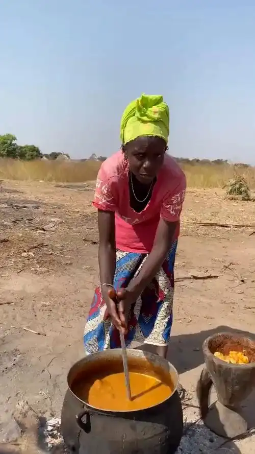 非洲人在做饭