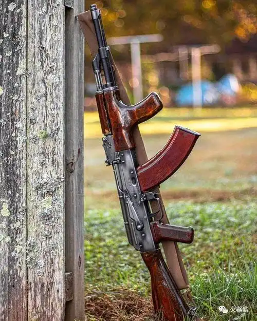 【经典枪械摄影】最美的枪献给最爱它的你