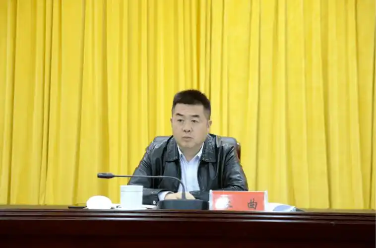 万山区召开校园安全整顿工作暨当前教育重点工作推进会