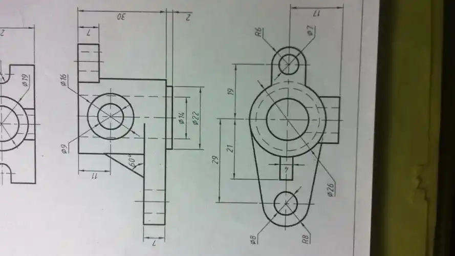 p>机械制图是用图样确切表示机械的结构形状,尺寸大小,工作原理和