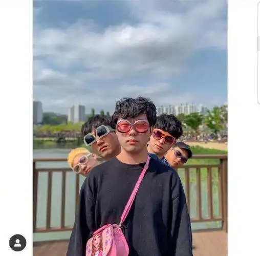 如果你还有更沙雕的集体合照,请联系我