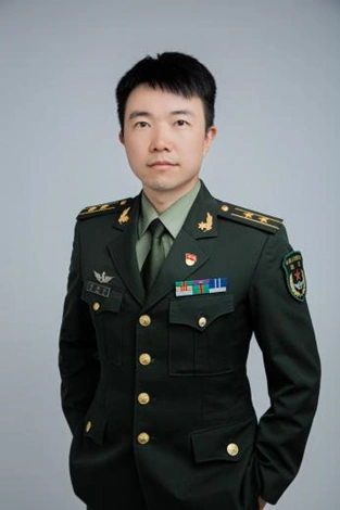 重庆青年军医何翔宇:征途虽远 笃行必达