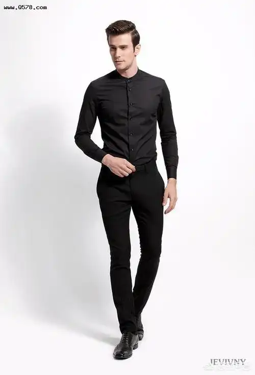 男士黑衬衫配什么裤子好看?_时尚_品阅网