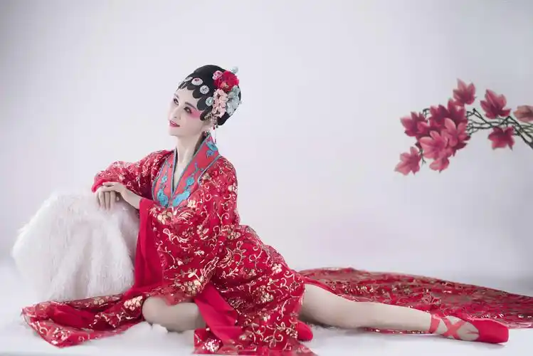 盘子女人坊艺术照