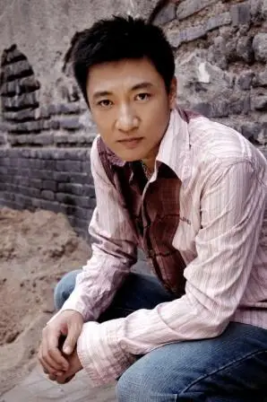 韩青低调做人踏实拍戏 珠海拍摄电视剧《碎片》