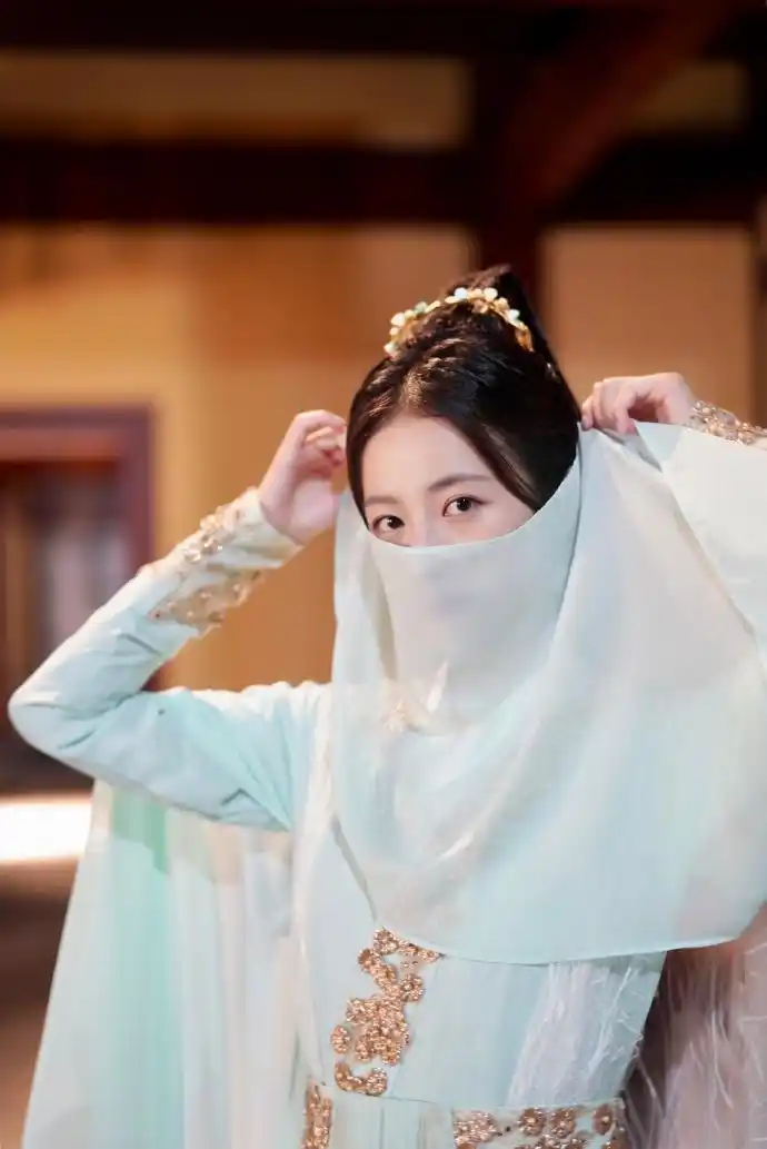 周雨彤#周雨彤大宋少年志#薄荷绿郡主简@周雨彤微博送你一份清凉的