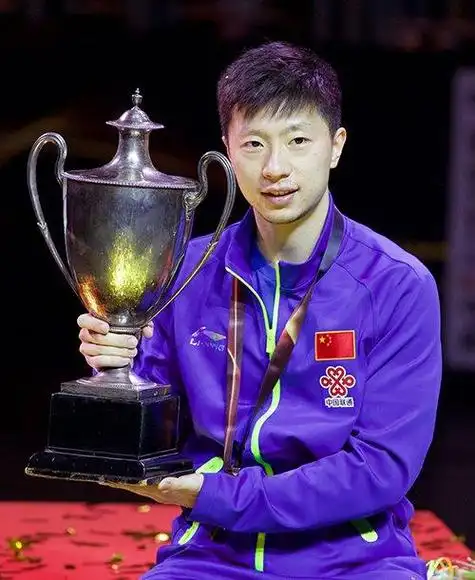 马龙和她老婆是怎么认识的( 马龙的低调情史:不爱乒坛女神爱"花瓶",为