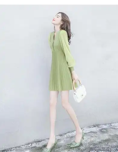 2021新款春款连衣裙新款女春装气质春季女装长袖冷淡风感裙子早春