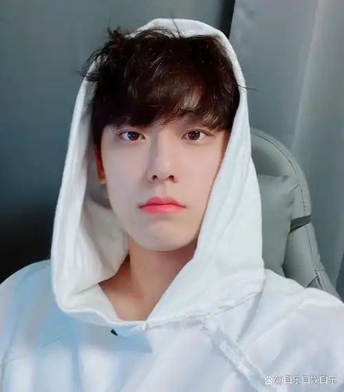 《黑暗荣耀》李到晛生活中是大暖男!