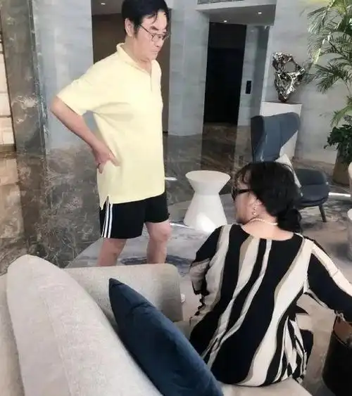 3月30日,有网友曝出沈腾在北京的超级豪宅,瞬间引起网友热议.