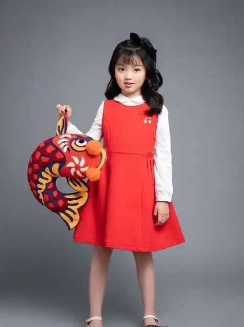 阿拉蕾近照变化大,厚嘴唇大圆脸,没有小时候好看_孩子_性格_气质