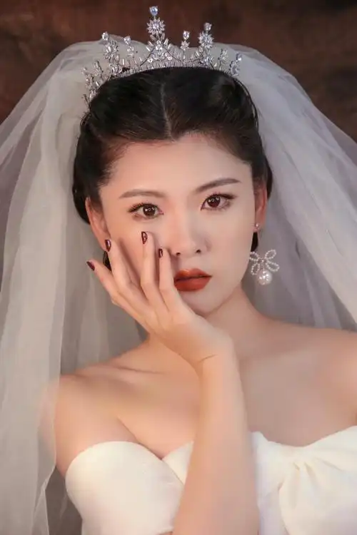 安安彩妆造型的化妆造型作品《复古在逃公主》