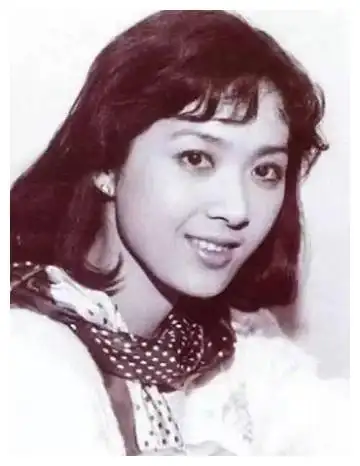 80年代中国第一美女龚雪因上海流氓案退出演艺圈现在怎样了