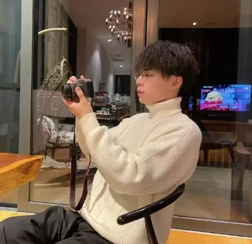 看这情况家庭背景也是很不错了,那陈越具体资料是什