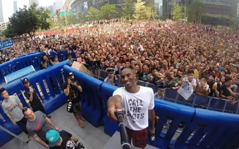 万人空巷无人可比的超人气球星科比布莱恩特中国行