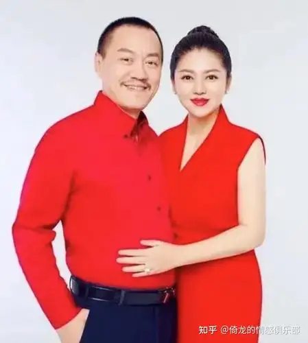 52岁雪村老婆罕露面身材臃肿认不出结婚13年却恩爱如初