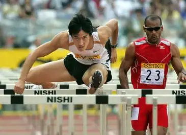 图文横滨田径明星赛夺冠刘翔跨栏一路领先