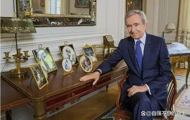 一个卖包的男人,他从包工头一跃成为世界奢侈品教父,从不坑穷人,却