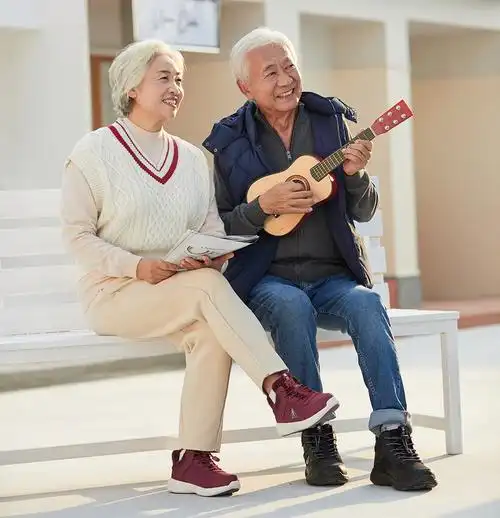 足力健老人鞋用户们的2022新年心愿足力健老人鞋2019新款