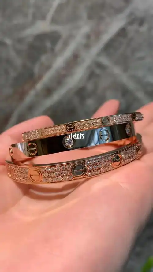 卡地亚的满钻手镯大家真的都好喜欢啊