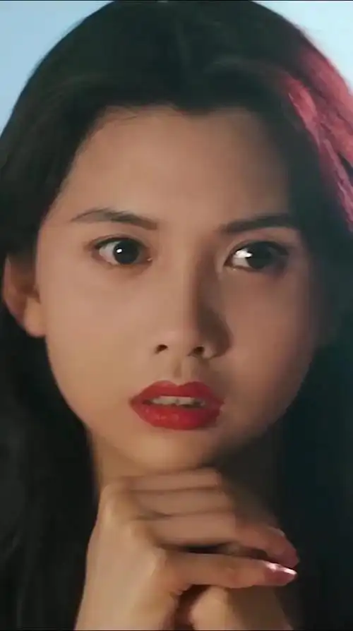 说起不老女神邱淑贞,大家都想到赌神里她的绝色打扮,可以说是一代人的