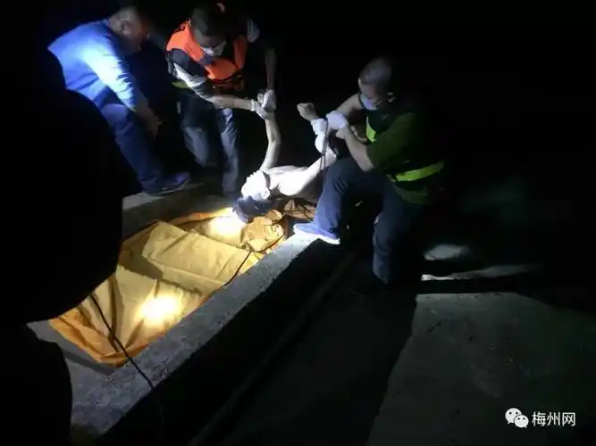 痛心丰顺一初中生不幸溺水身亡尸体半夜才被捞起