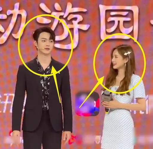 李一桐许凯亮相发布会同框好有cp感生图下的腿围我却看愣了