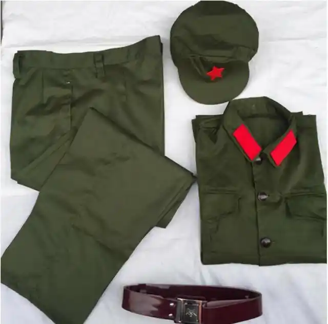 解放军更换六五式军服,退休干部们纷纷闹情绪,许世友:从我做起