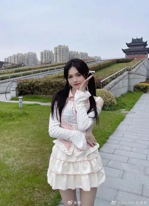 发型成双 可爱加倍!