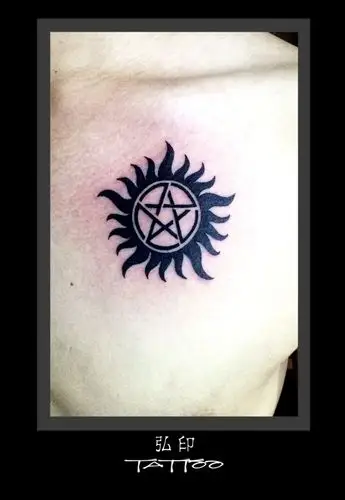胸口太阳图腾纹身