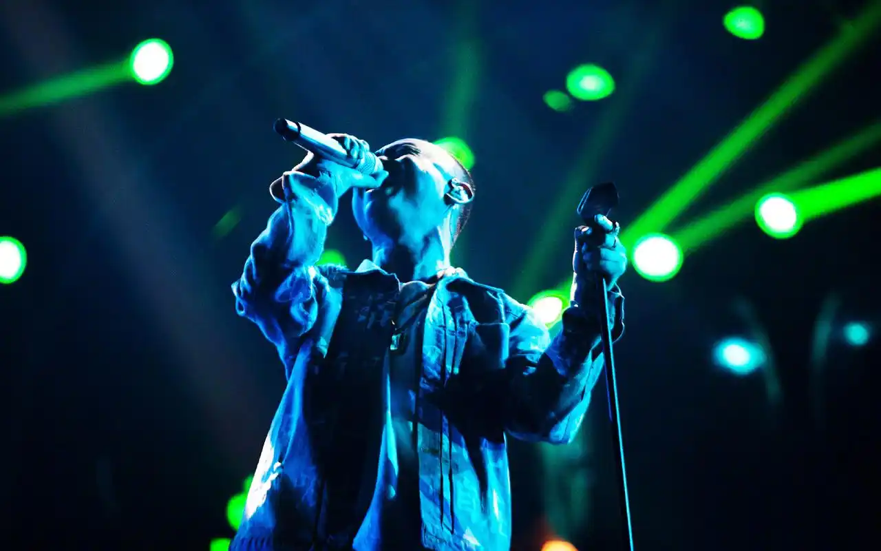 gai 《歌手》高清图片桌面壁纸