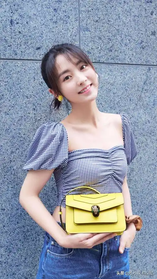 《浪漫星星》《热血狂篮》等等,因为邢菲就是青春可爱类型的,所以影视