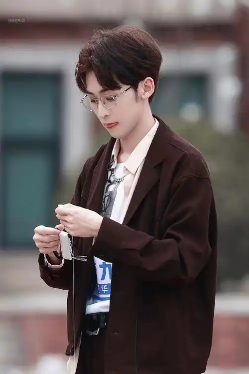 唐九洲超话95#唐九洲青你3#风会替我拥抱你@青春有你3-唐九洲