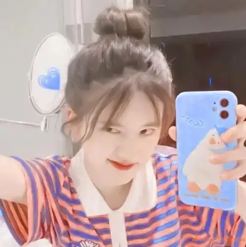 粉丝要求丨关晓彤杨紫lisa赵露思头像