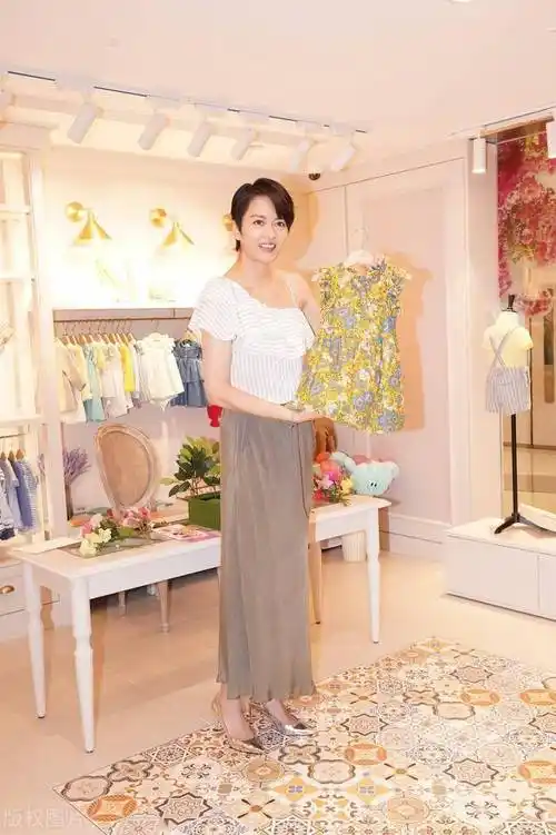 梁咏琪这身材,这才是尤物啊!