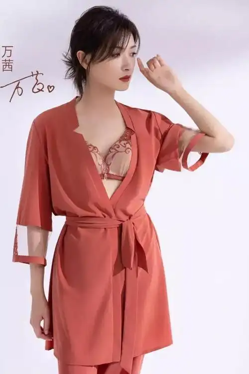 万茜代言内衣广告特别好看,不愧是娱乐圈一线女明星