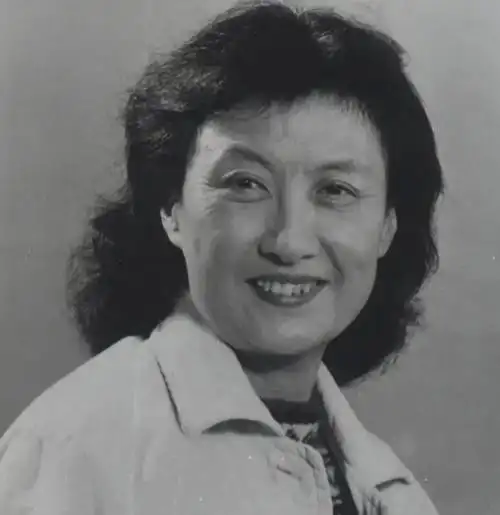 回顾艺术家黄宗英去世一生嫁4夫生养7子晚年仍追寻爱情